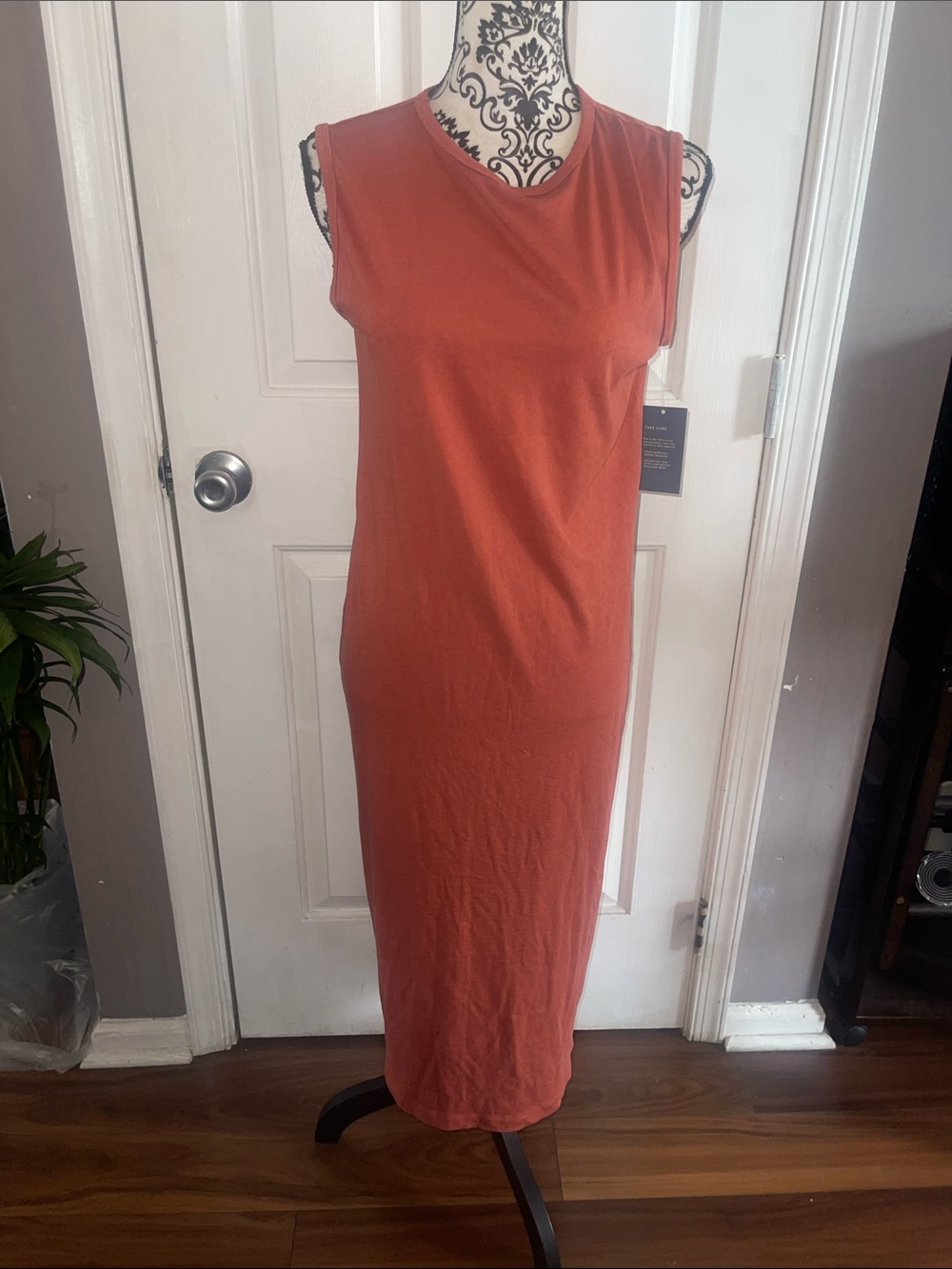 Universal Thread NWT Sleeveless Rust Midi Dress